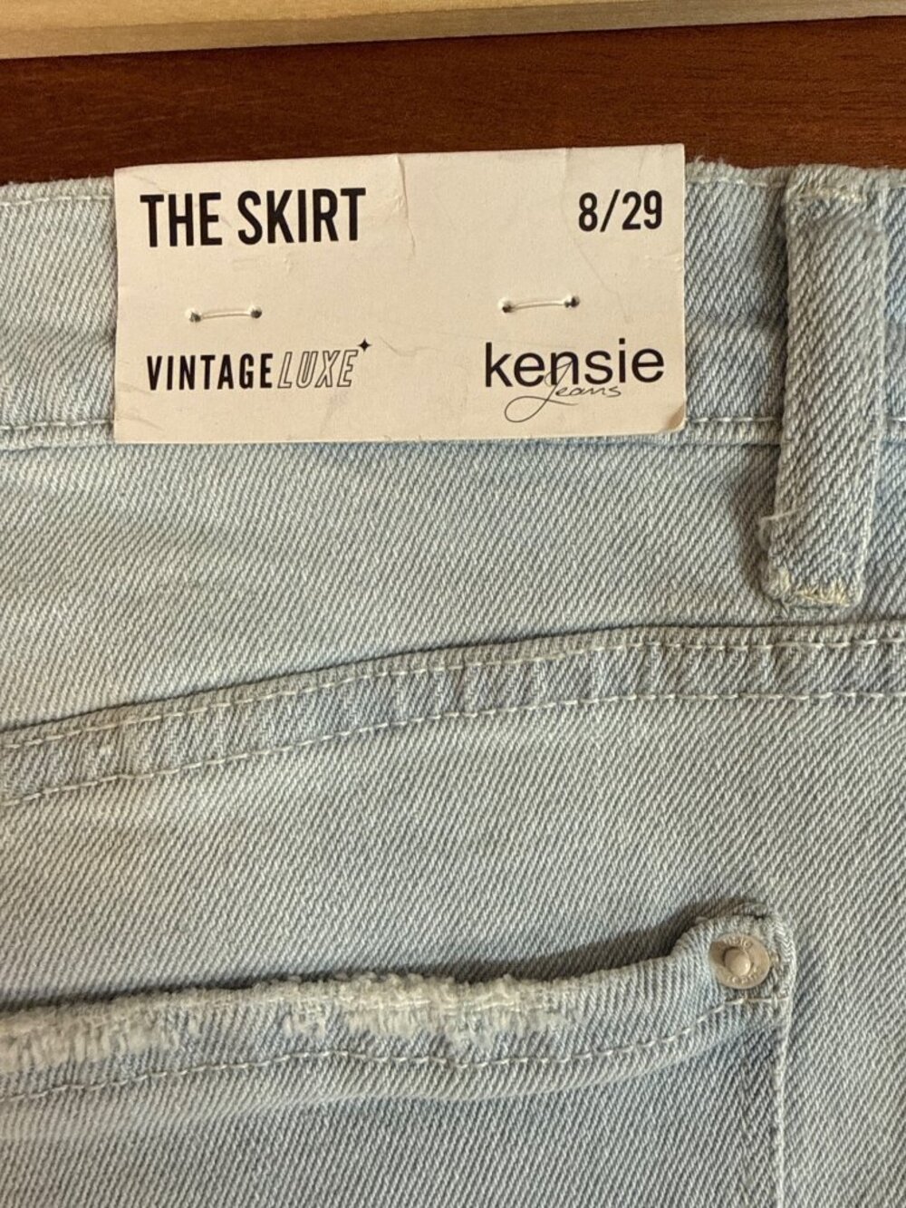 Kensie Vintage Luxe Light Wash Denim Mini Skirt Size 8/29 NWT - Picture 5 of 6